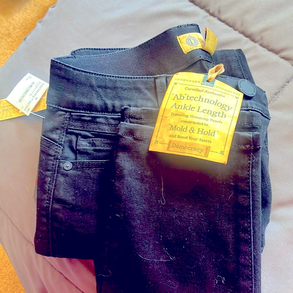 Democracy Black Ankle Cropped Jeans